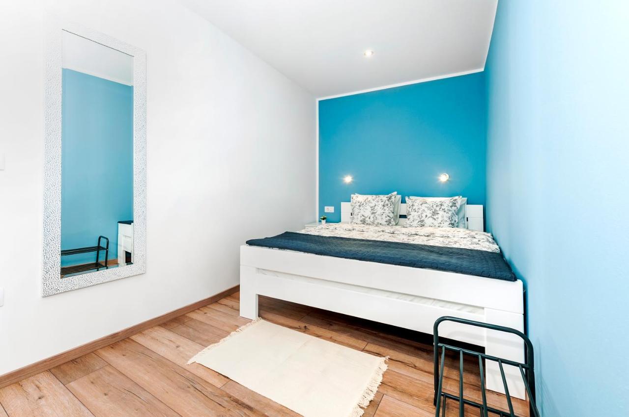 Otto Apartment With Sea View And Parking Ровинь Экстерьер фото